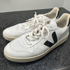 Veja V-10 Black Sneakers